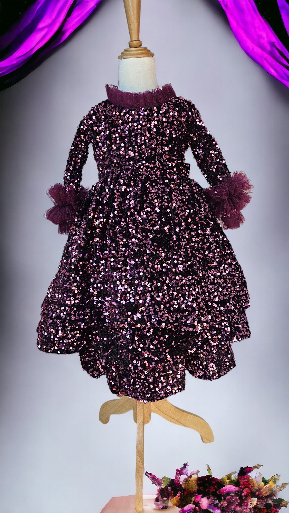 STUNNING SEQUENCE DRESS