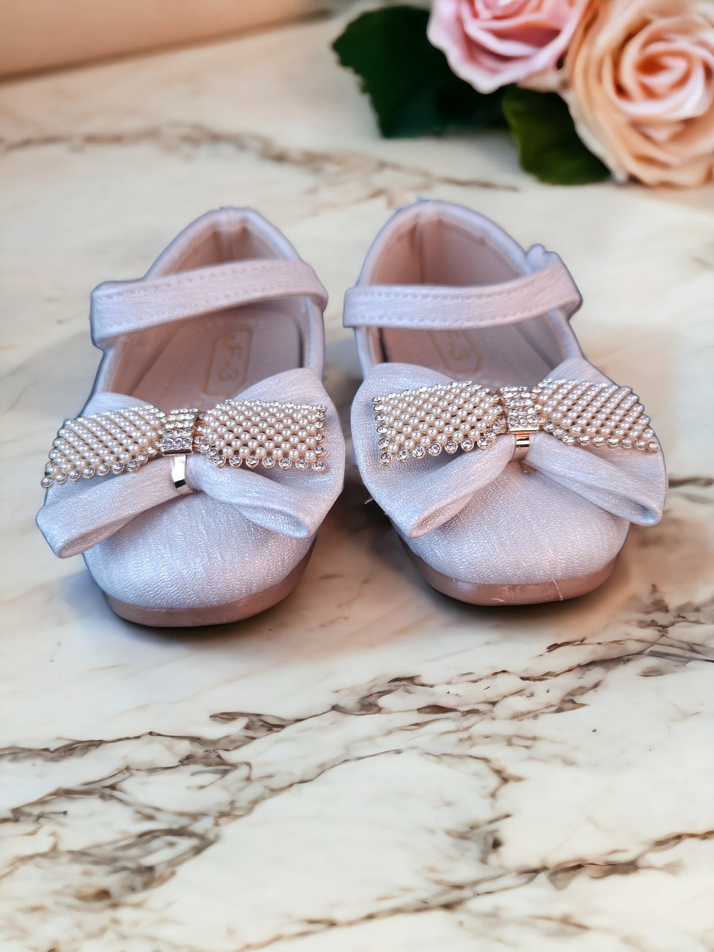 Perl Bow Shoe