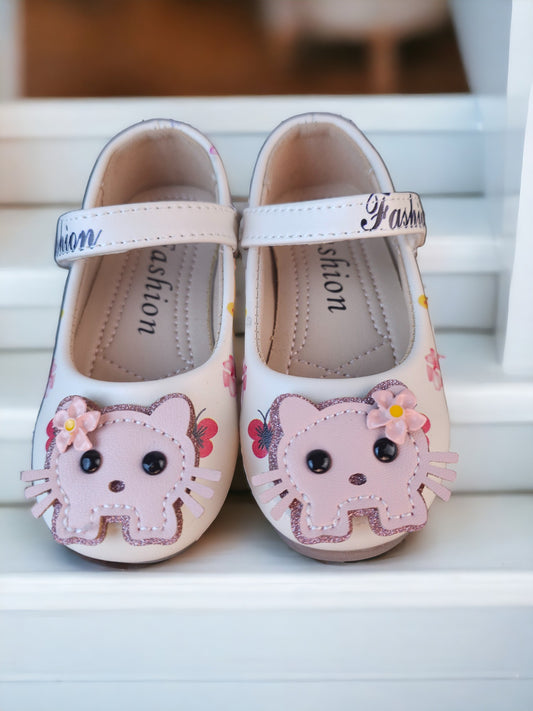 Hello Kitty Shoe