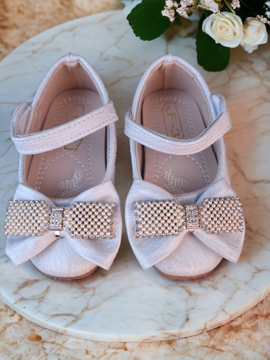 Perl Bow Shoe