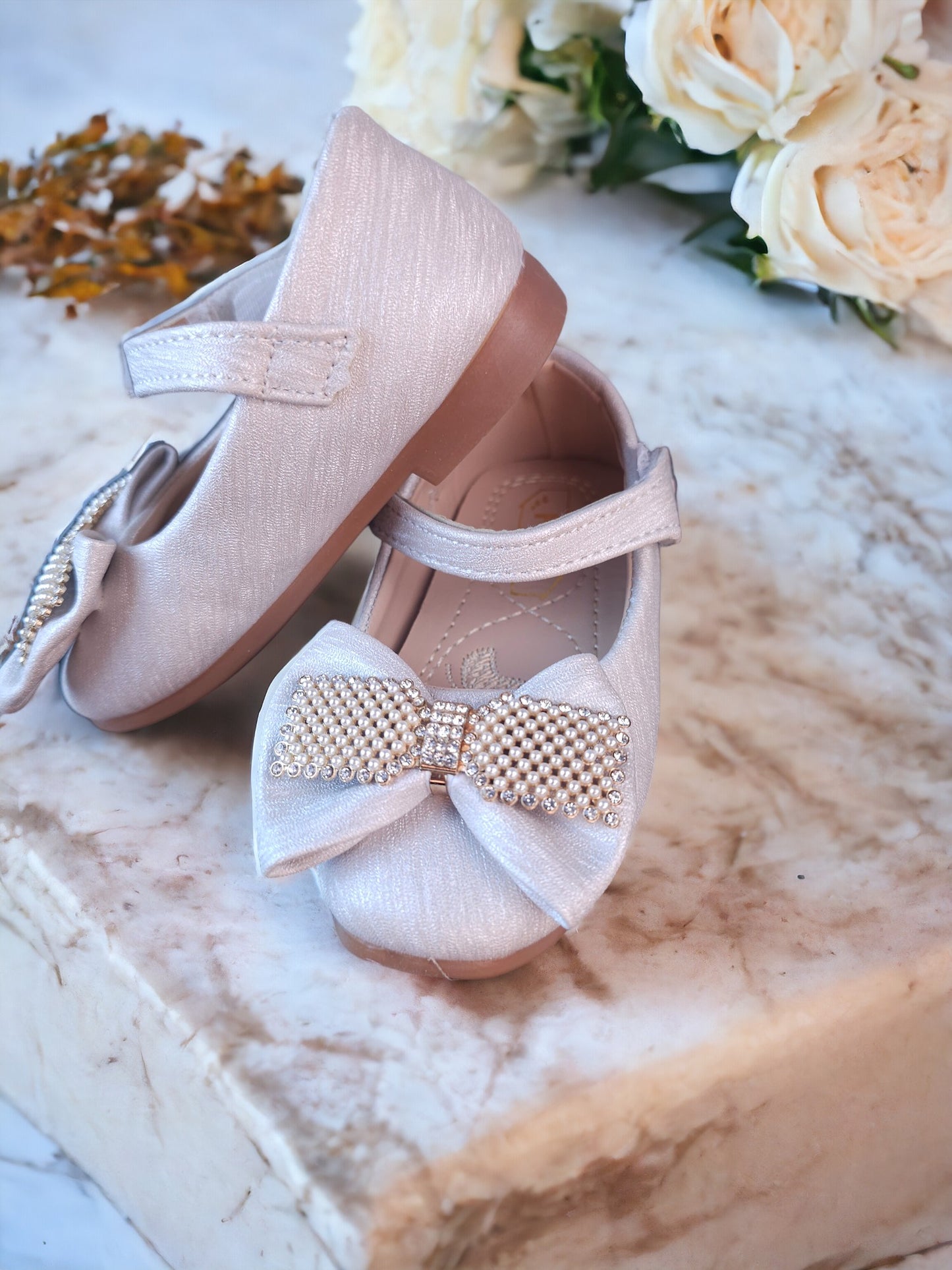 Perl Bow Shoe