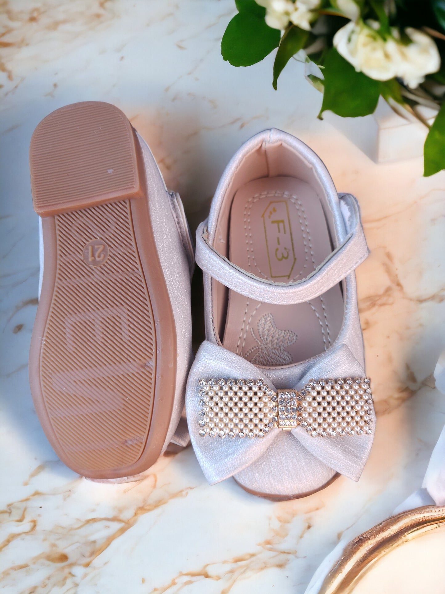 Perl Bow Shoe